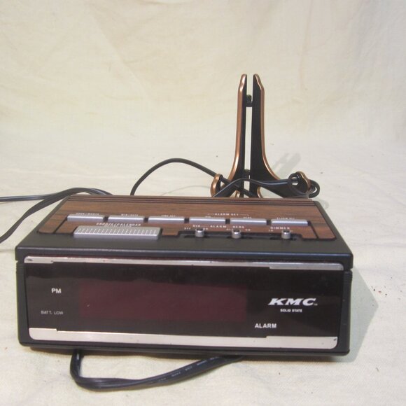 VTG KMC DIGITAL ALARM CLOCK KMC 907A - Picture 2 of 7